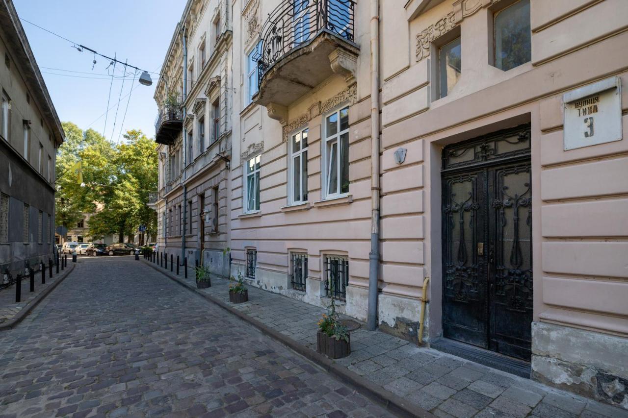2 Bedroom Apartment Tykha Street City Center With Parking Place Lviv Extérieur photo